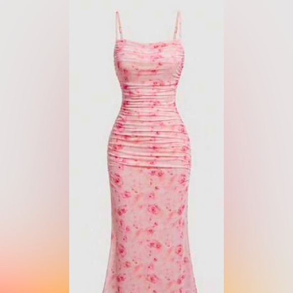 Pink Dress 💗 - Picture 1 of 1